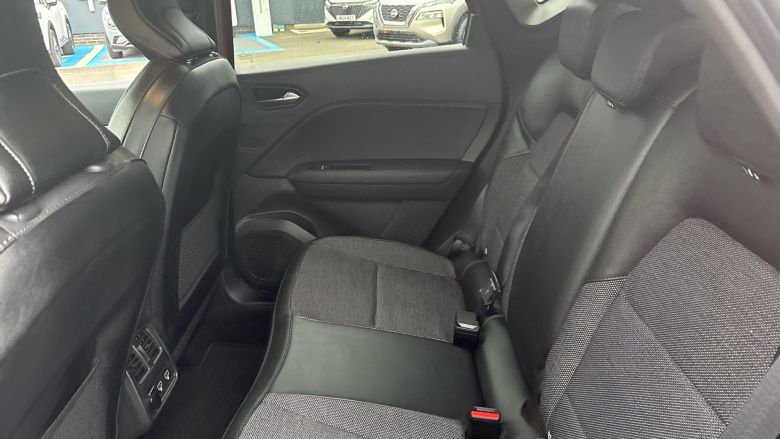 Renault Captur 1.6 E-Tech full hybrid 145 Rive Gauche 5dr Auto Hybrid Hatchback